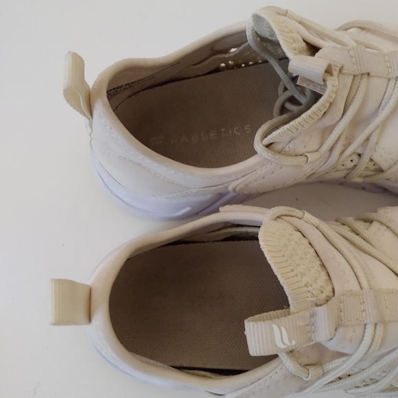 Fabletics Brookside Performance Cream Fabric Lace Up Low Top Sneakers sz 9 - Picture 9 of 11